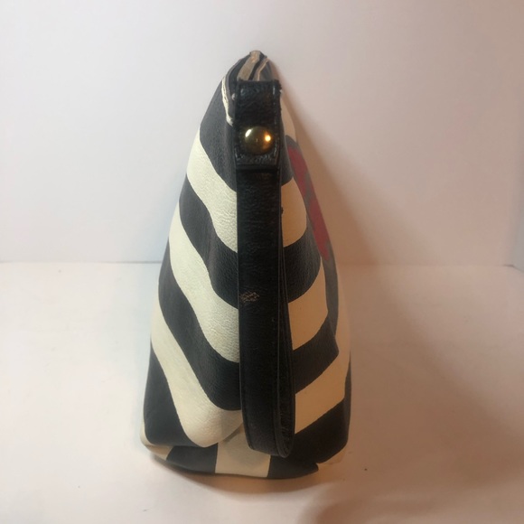 Betsey Johnson Red Lips, Black And White Striped Handbag. Built In Charge Pack. - Picture 4 of 10